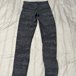 Lululemon Wunder Under Size 4